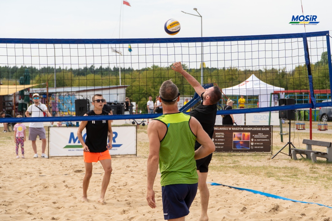 Turniej siatkówki plażowej na plaży miejskiej [18.08.2024] - zdjęcie #23 - eOstroleka.pl