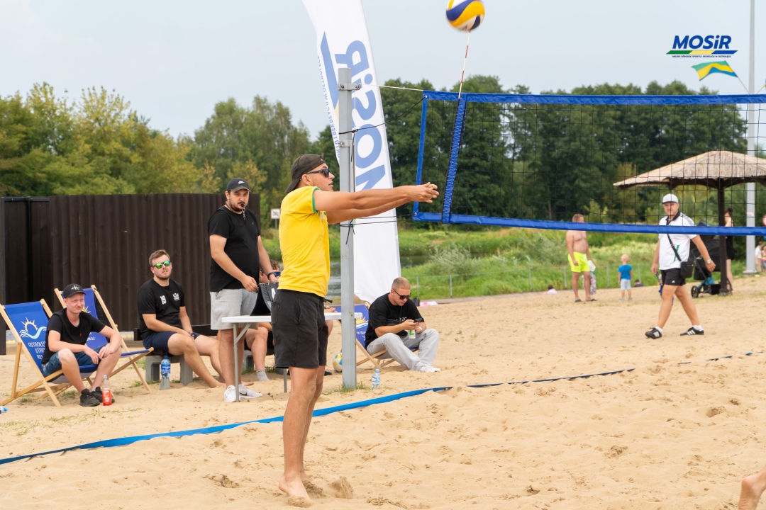 Turniej siatkówki plażowej na plaży miejskiej [18.08.2024] - zdjęcie #18 - eOstroleka.pl