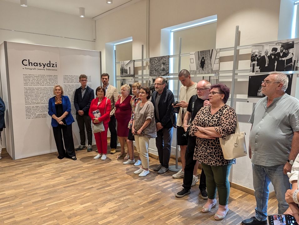 Otwarcie wystawy “Chasydzi” w Muzeum Kultury Kurpiowskiej - zdjęcie #10 - eOstroleka.pl