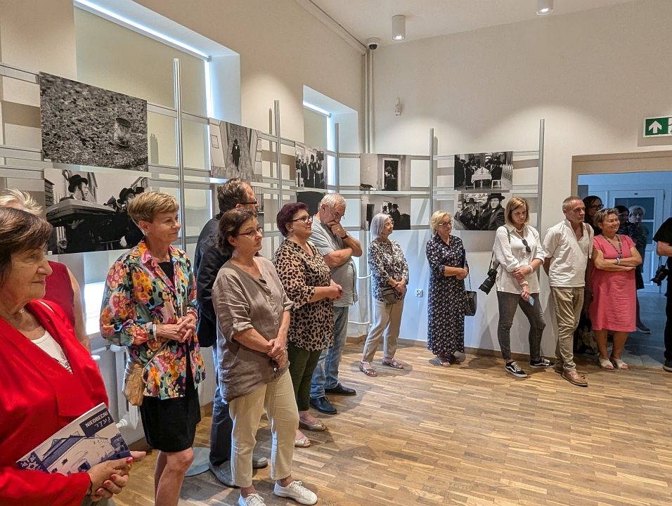 Otwarcie wystawy “Chasydzi” w Muzeum Kultury Kurpiowskiej - zdjęcie #7 - eOstroleka.pl
