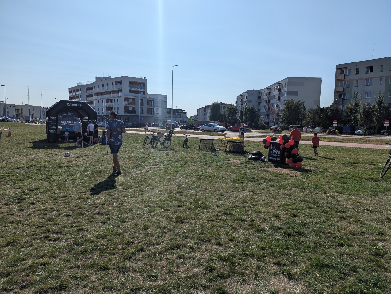 Targi zajęć pozalekcyjnych dla dzieci przy Bursztynowej [24.08.2024] - zdjęcie #15 - eOstroleka.pl
