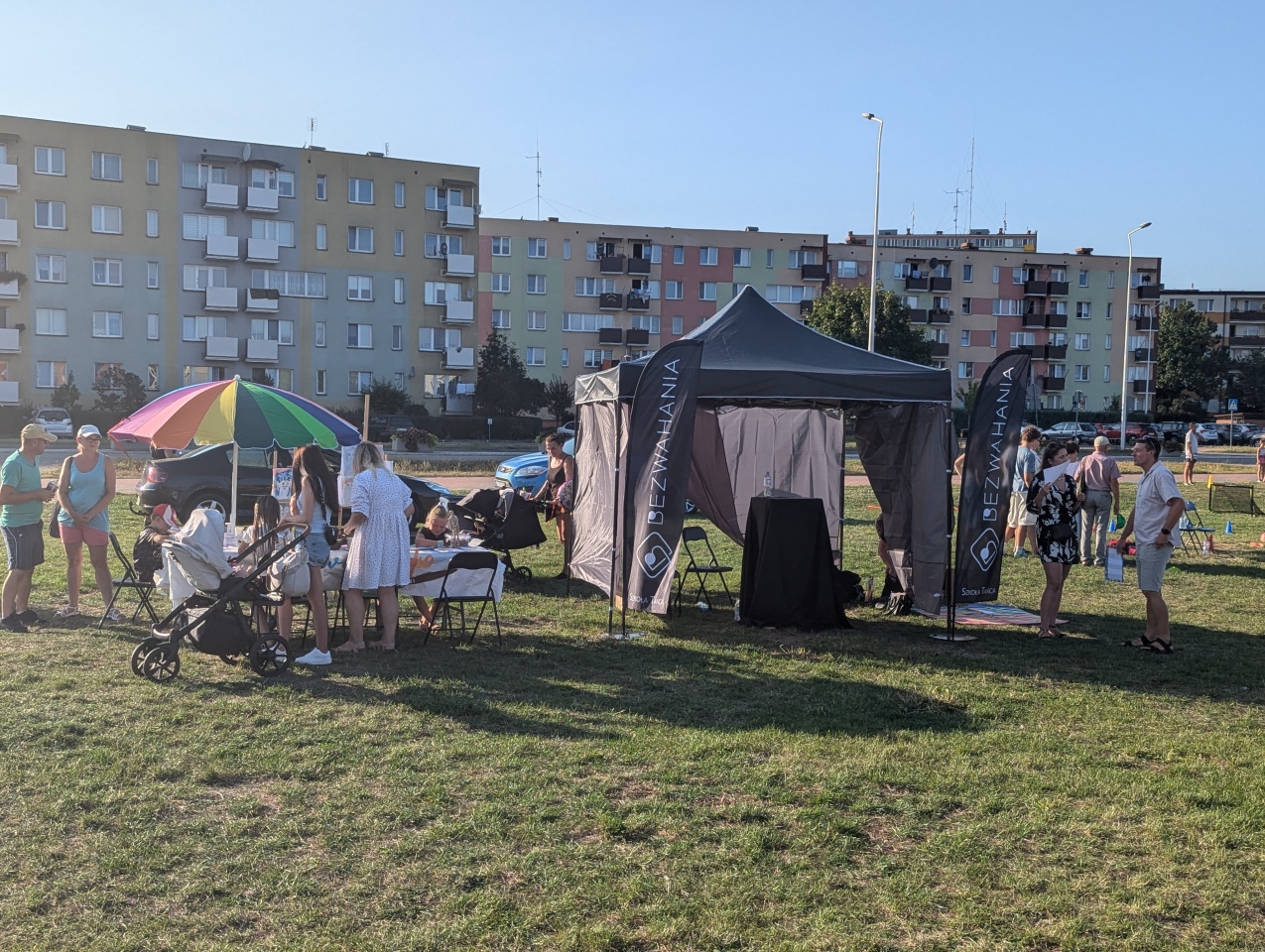 Targi zajęć pozalekcyjnych dla dzieci przy Bursztynowej [24.08.2024] - zdjęcie #5 - eOstroleka.pl