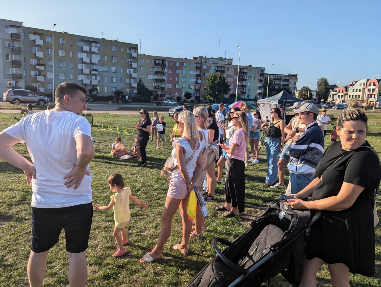Targi zajęć pozalekcyjnych dla dzieci przy Bursztynowej [24.08.2024] - zdjęcie #1 - eOstroleka.pl