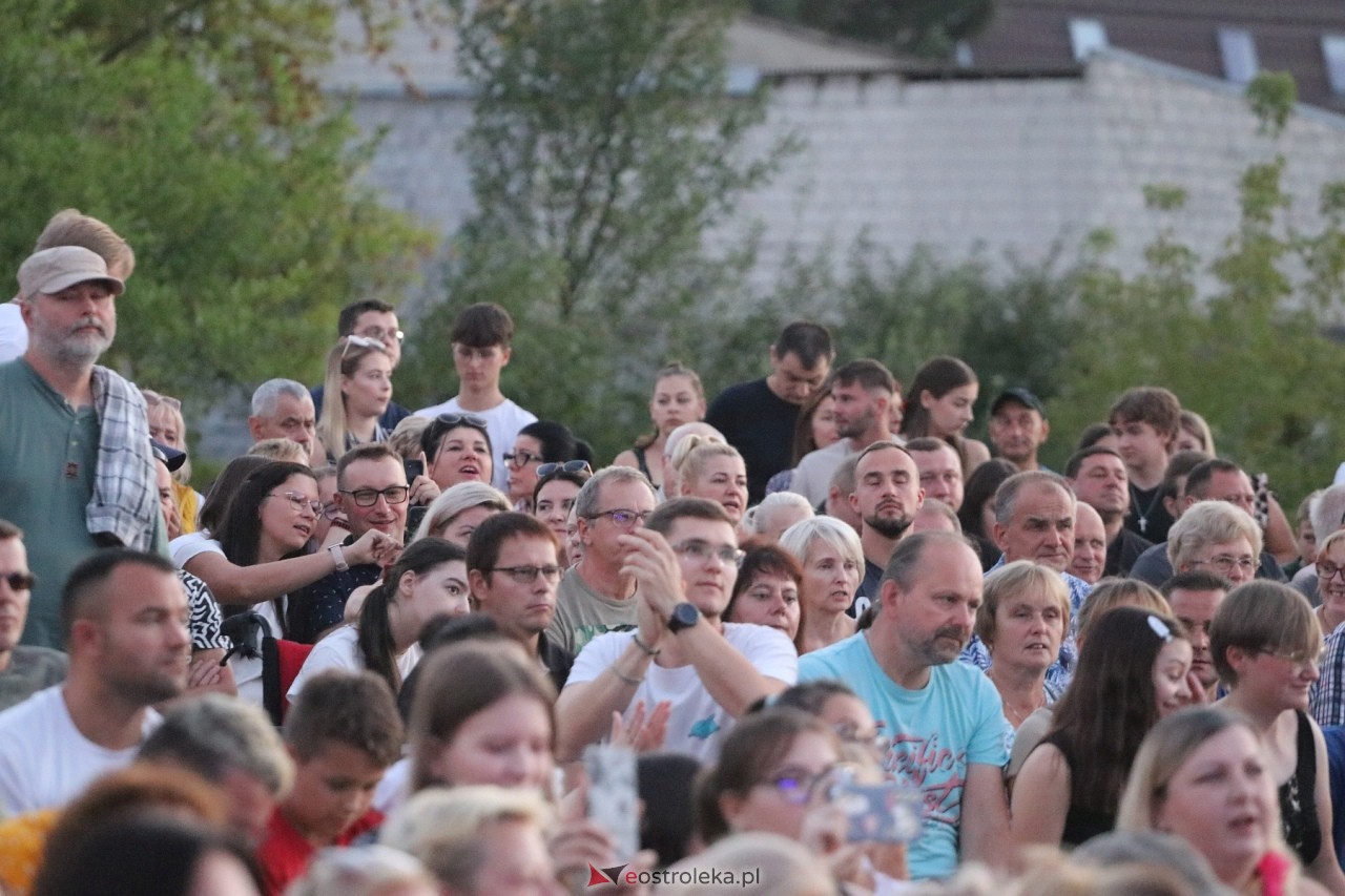 Miodobraniowa Noc Kabaretowa 2024 [24.08.2024] - zdjęcie #216 - eOstroleka.pl