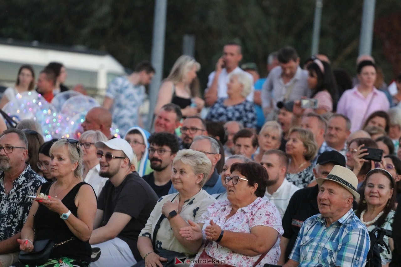 Miodobraniowa Noc Kabaretowa 2024 [24.08.2024] - zdjęcie #153 - eOstroleka.pl