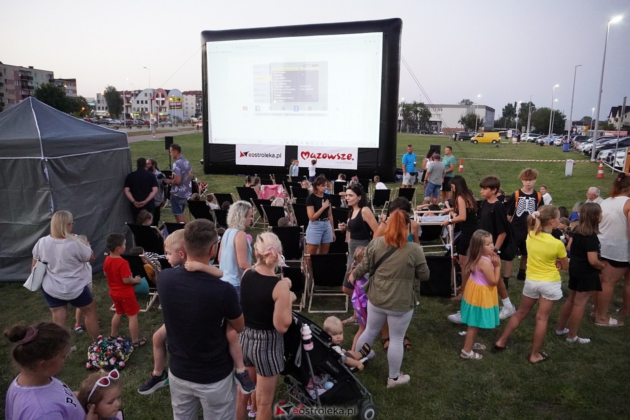 Letnie kino plenerowe w Ostrołęce. Na dużym ekranie film „Krudowie 2: Nowa Era” [24.08.2024] - zdjęcie #63 - eOstroleka.pl