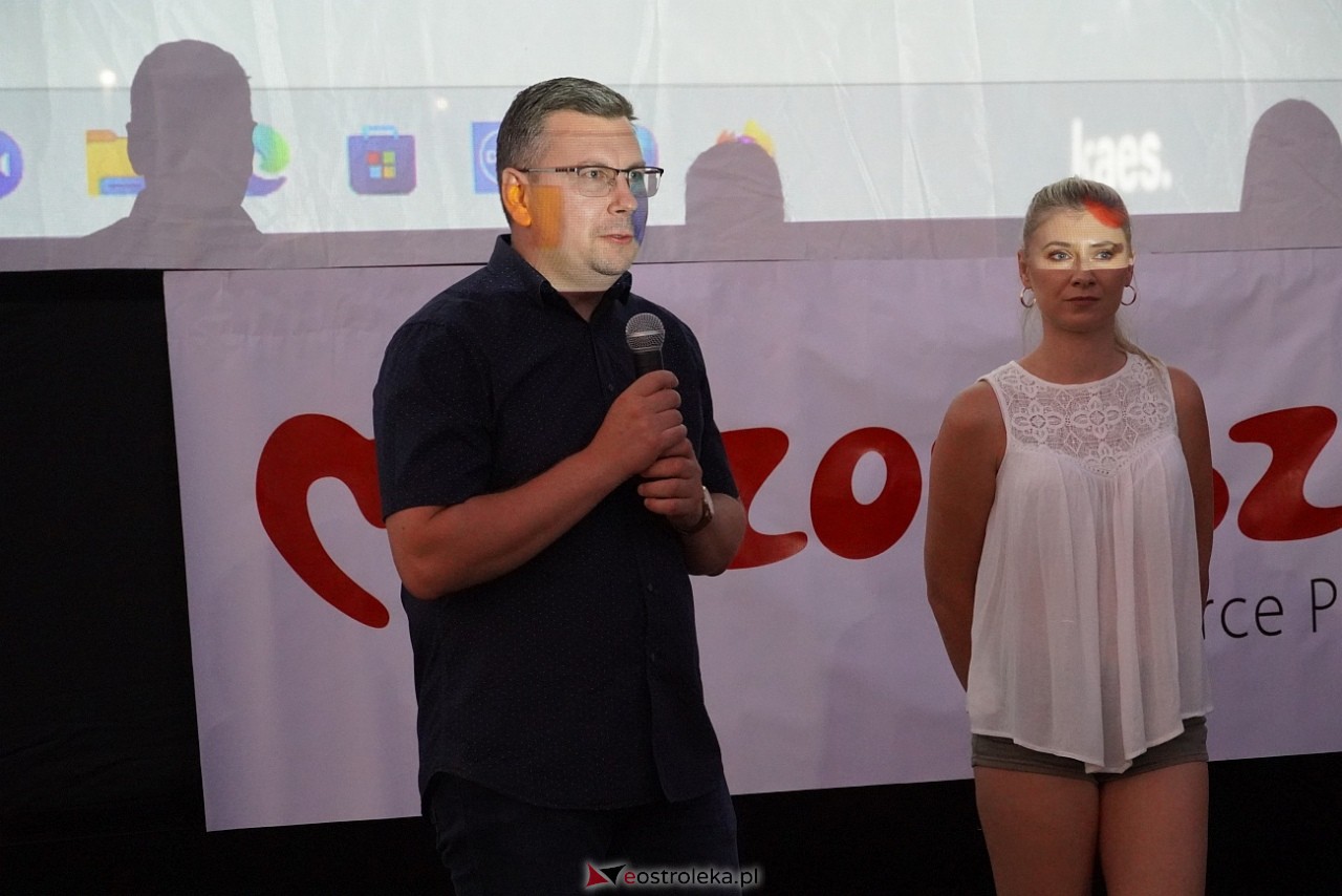 Letnie kino plenerowe w Ostrołęce. Na dużym ekranie film „Krudowie 2: Nowa Era” [24.08.2024] - zdjęcie #55 - eOstroleka.pl