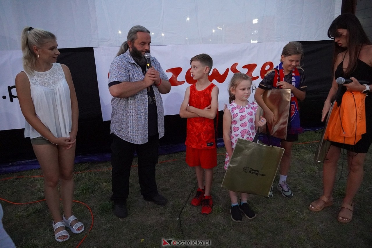 Letnie kino plenerowe w Ostrołęce. Na dużym ekranie film „Krudowie 2: Nowa Era” [24.08.2024] - zdjęcie #24 - eOstroleka.pl