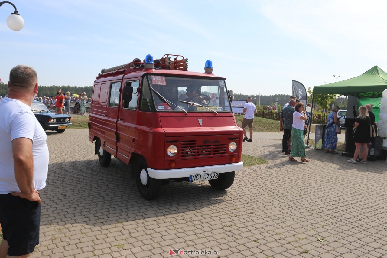Miodobranie Kurpiowskie 2024 - zlot aut z PRL [25.08.2024] - zdjęcie #24 - eOstroleka.pl