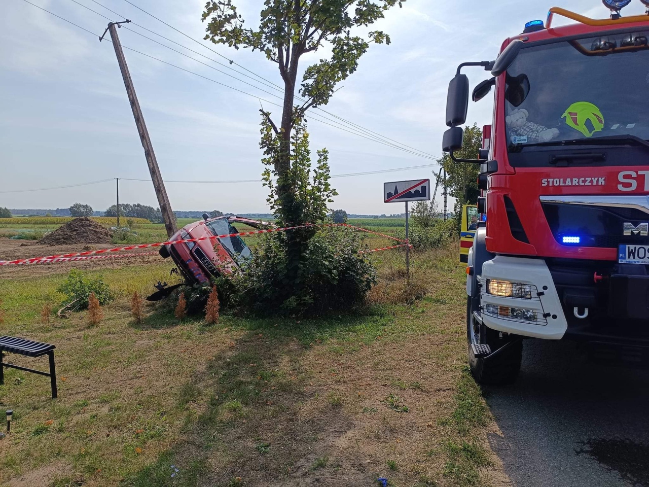 Wypadek w Trzaskach [25.08.2024] - zdjęcie #3 - eOstroleka.pl