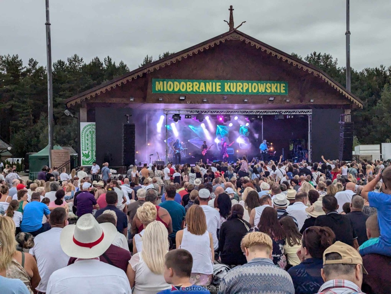 Miodobranie Kurpiowskie 2024 - Wanda i Banda oraz Ania Dąbrowska [25.08.2024] - zdjęcie #9 - eOstroleka.pl