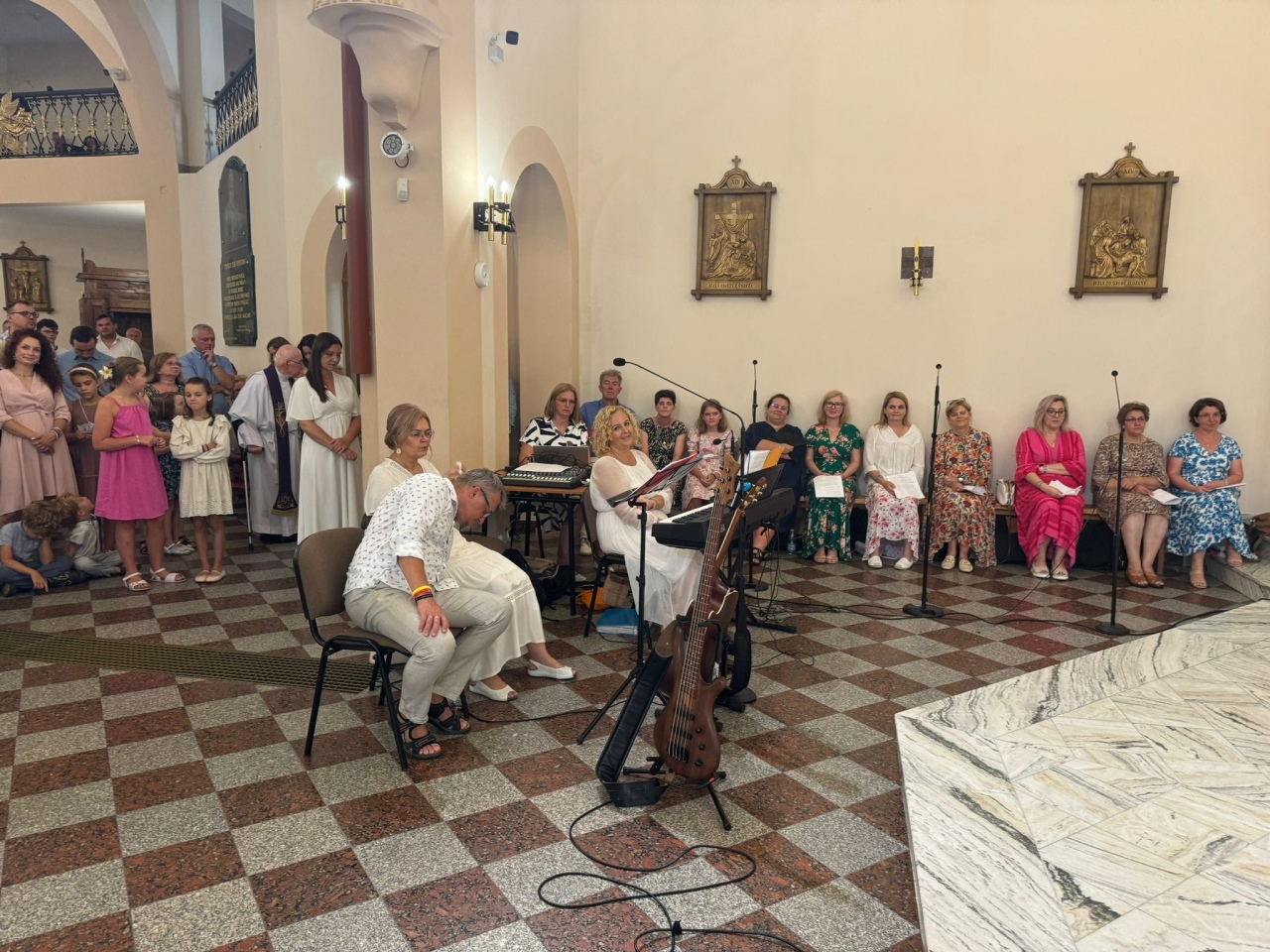 Pożegnanie ks. Cezarego Czarkowskiego [27.08.2024] - zdjęcie #7 - eOstroleka.pl