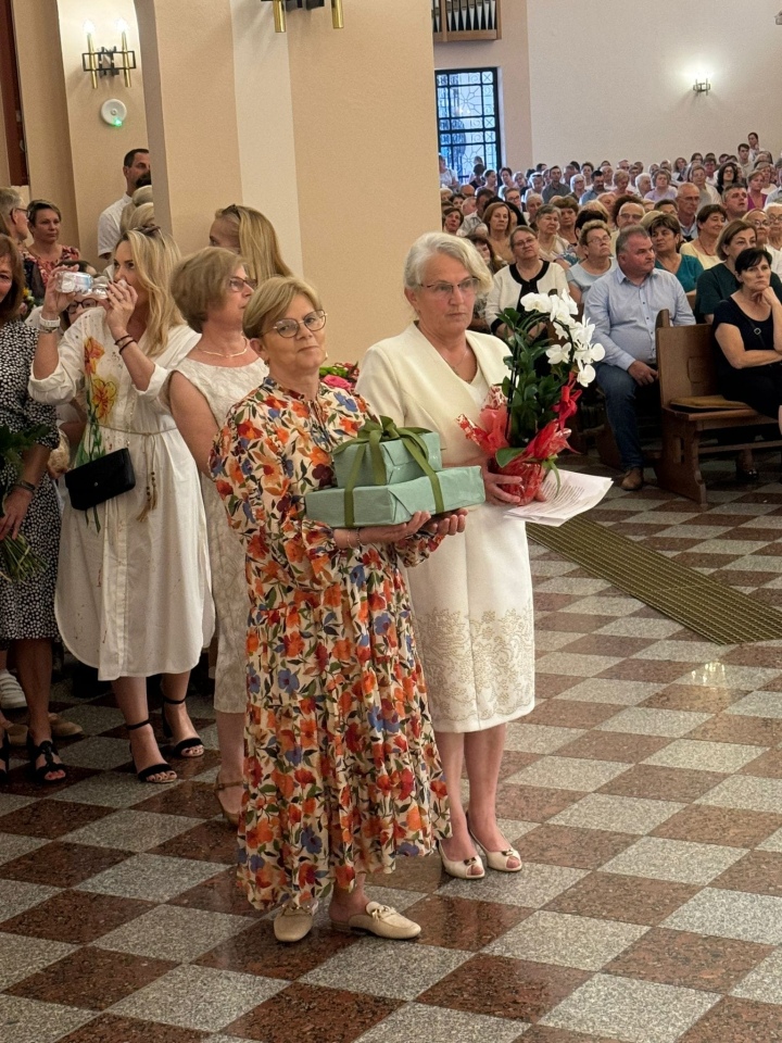 Pożegnanie ks. Cezarego Czarkowskiego [27.08.2024] - zdjęcie #5 - eOstroleka.pl