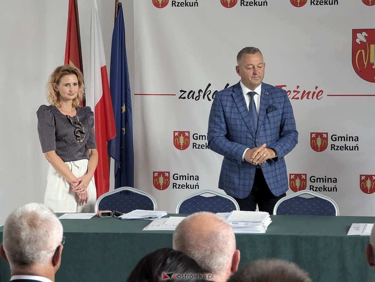 Podpisanie umowy na dofinansowanie projektów usuwania azbestu między gminą Rzekun a WFOŚiGW  [26.08.2024] - zdjęcie #5 - eOstroleka.pl