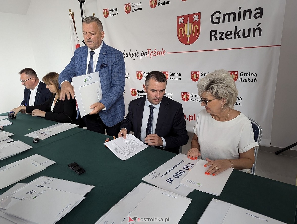 Podpisanie umowy na dofinansowanie dla gminy Olszewo-Borki ze środkó WFOŚiGW [28.08.2024] - zdjęcie #4 - eOstroleka.pl