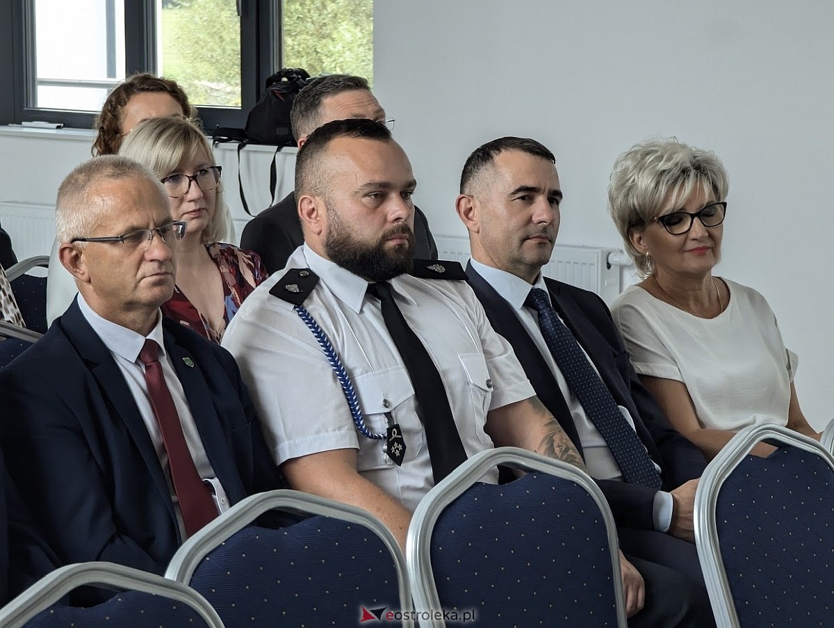 Podpisanie umowy na dofinansowanie dla gminy Olszewo-Borki ze środkó WFOŚiGW [28.08.2024] - zdjęcie #1 - eOstroleka.pl