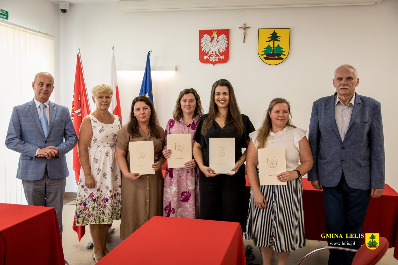 Nauczyciele z Gminy Lelis awansowali [28.08.2024] - zdjęcie #6 - eOstroleka.pl