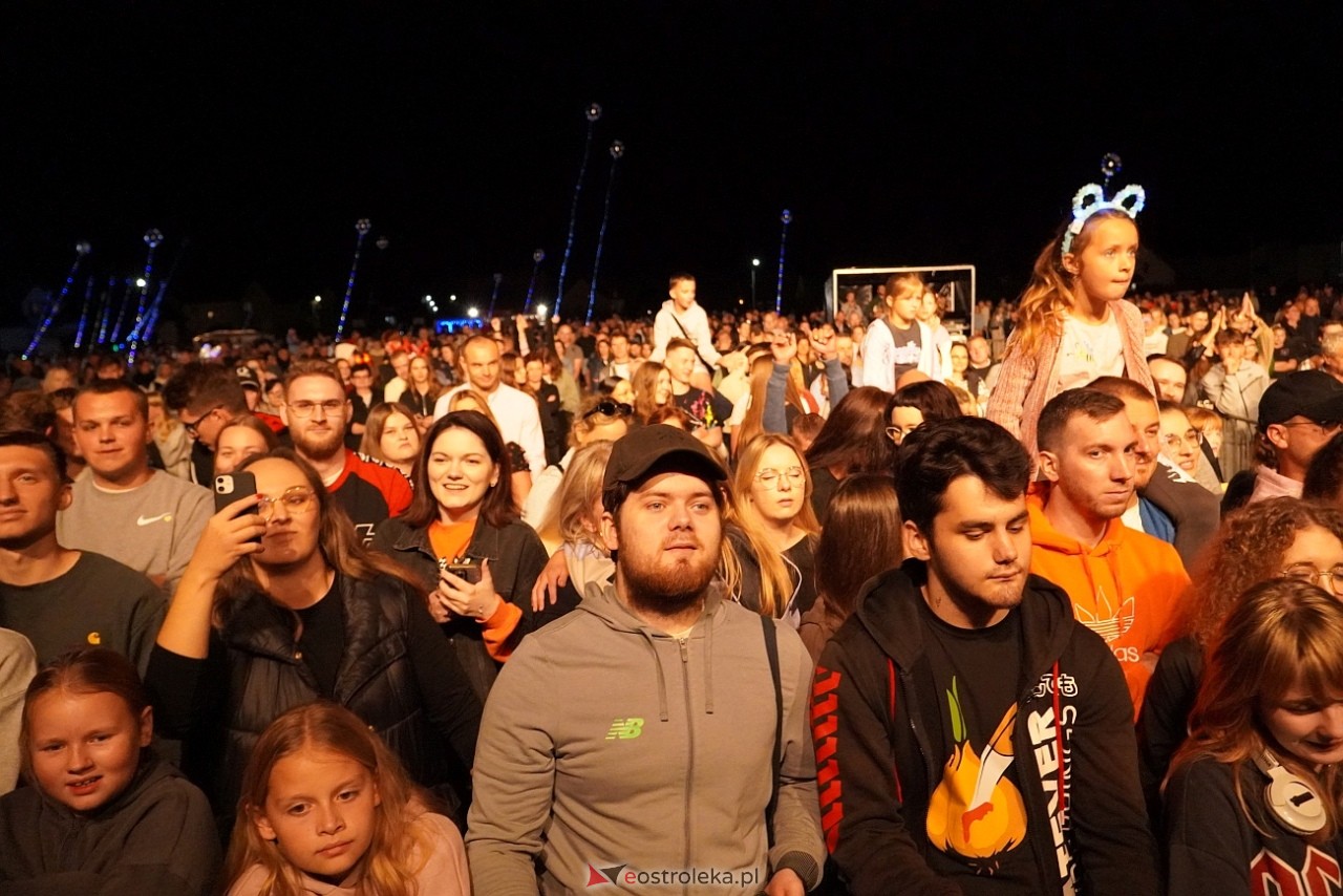  Michał Szczygieł oczarował publiczność na dożynkach w Olszewie-Borkach [31.08.2024] - zdjęcie #60 - eOstroleka.pl