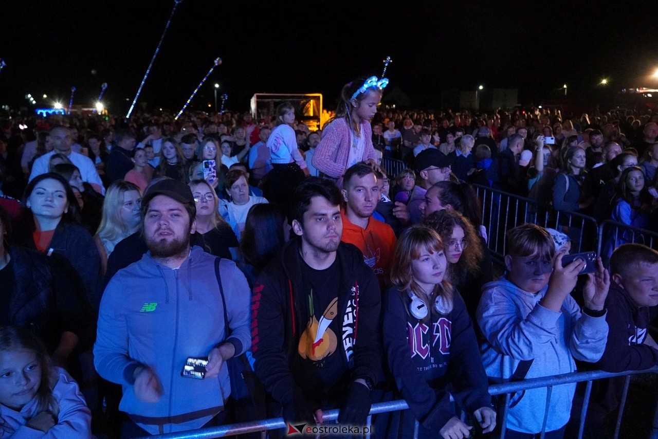  Michał Szczygieł oczarował publiczność na dożynkach w Olszewie-Borkach [31.08.2024] - zdjęcie #88 - eOstroleka.pl