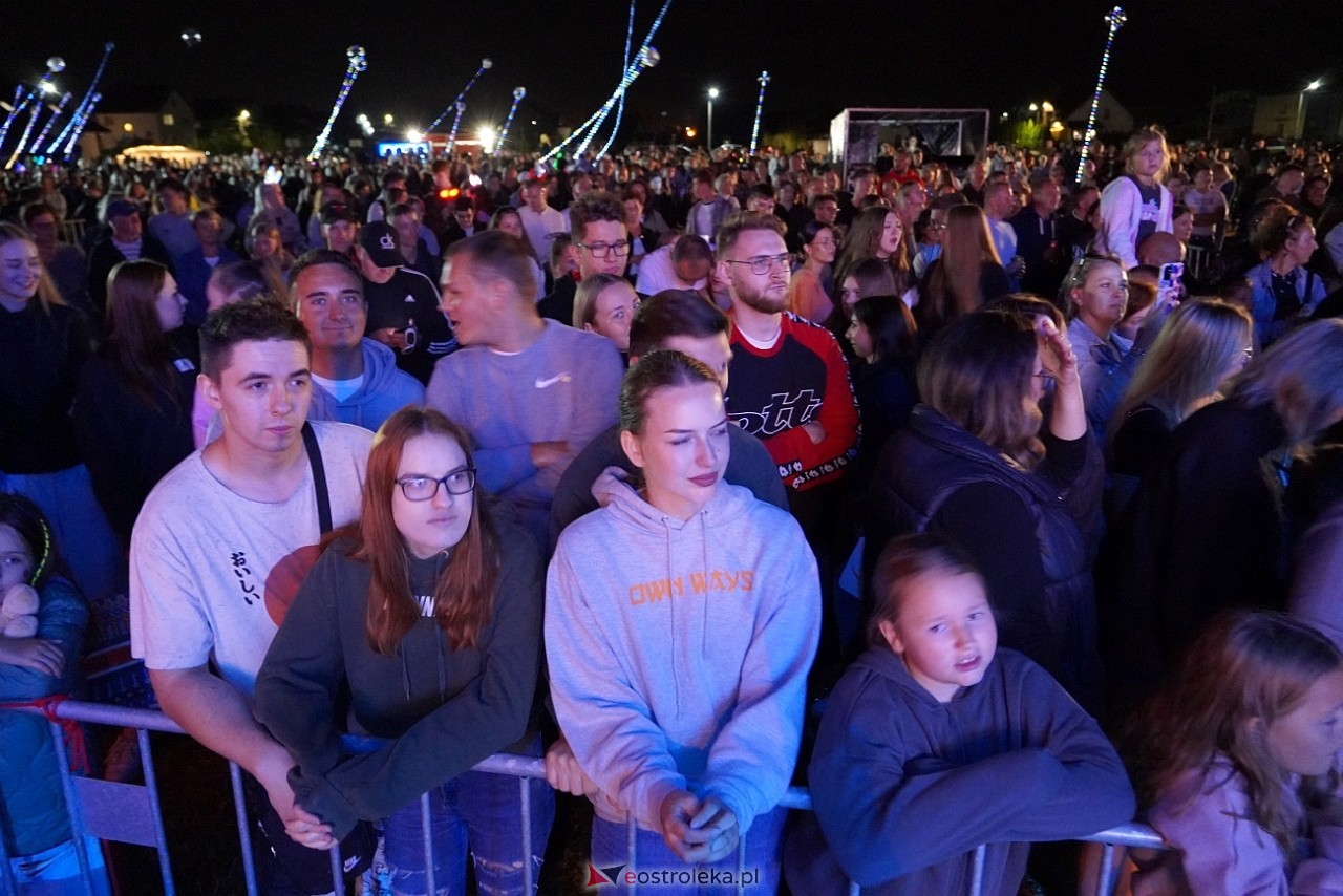  Michał Szczygieł oczarował publiczność na dożynkach w Olszewie-Borkach [31.08.2024] - zdjęcie #91 - eOstroleka.pl