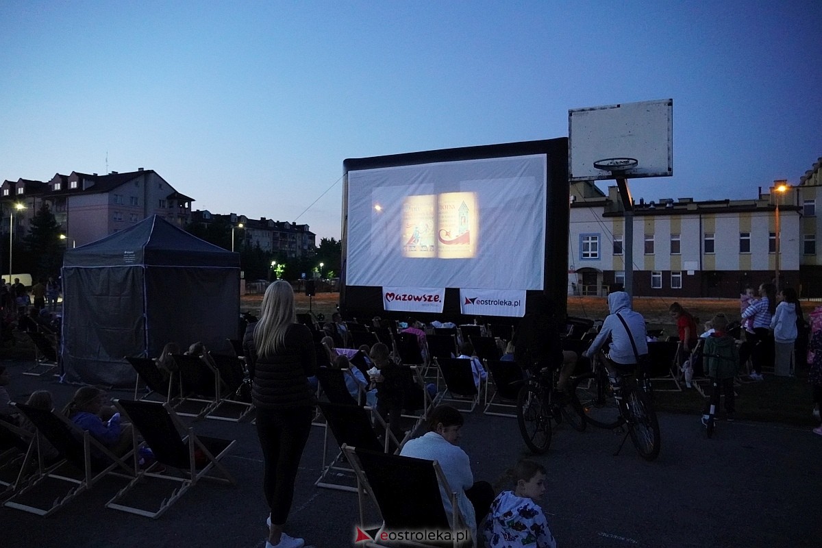 Letnie Kino Plenerowe na osiedlu Centrum [31.08.2024] - zdjęcie #8 - eOstroleka.pl