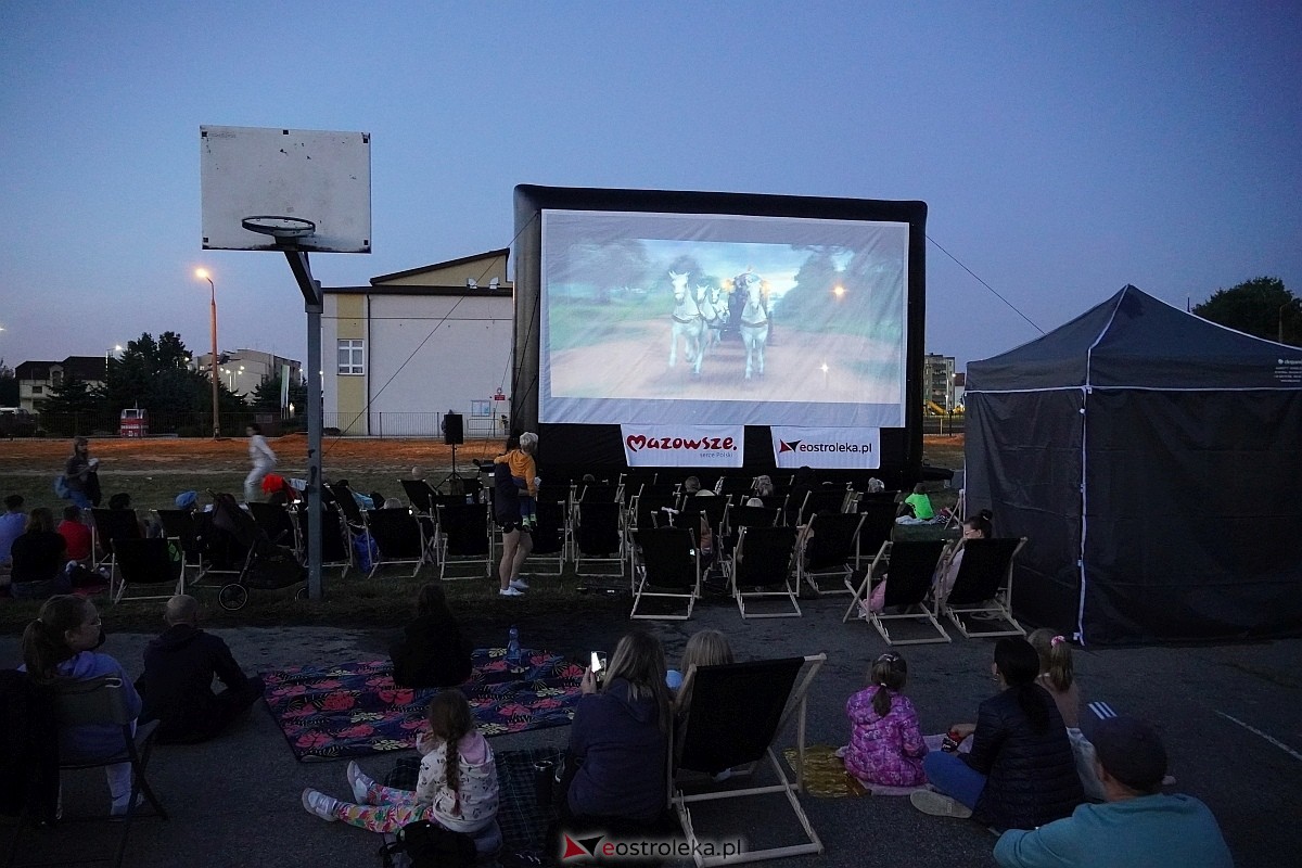 Letnie Kino Plenerowe na osiedlu Centrum [31.08.2024] - zdjęcie #6 - eOstroleka.pl