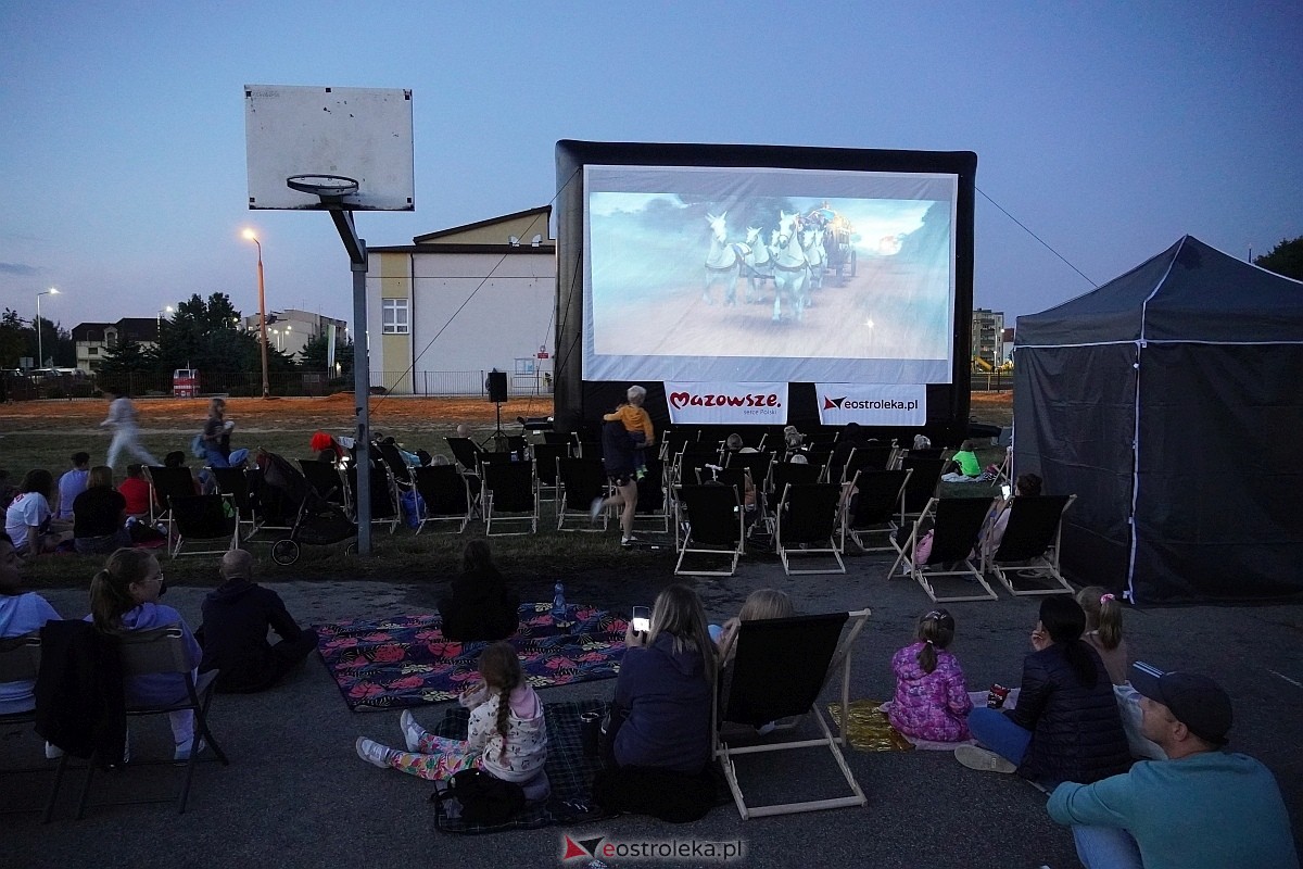 Letnie Kino Plenerowe na osiedlu Centrum [31.08.2024] - zdjęcie #5 - eOstroleka.pl