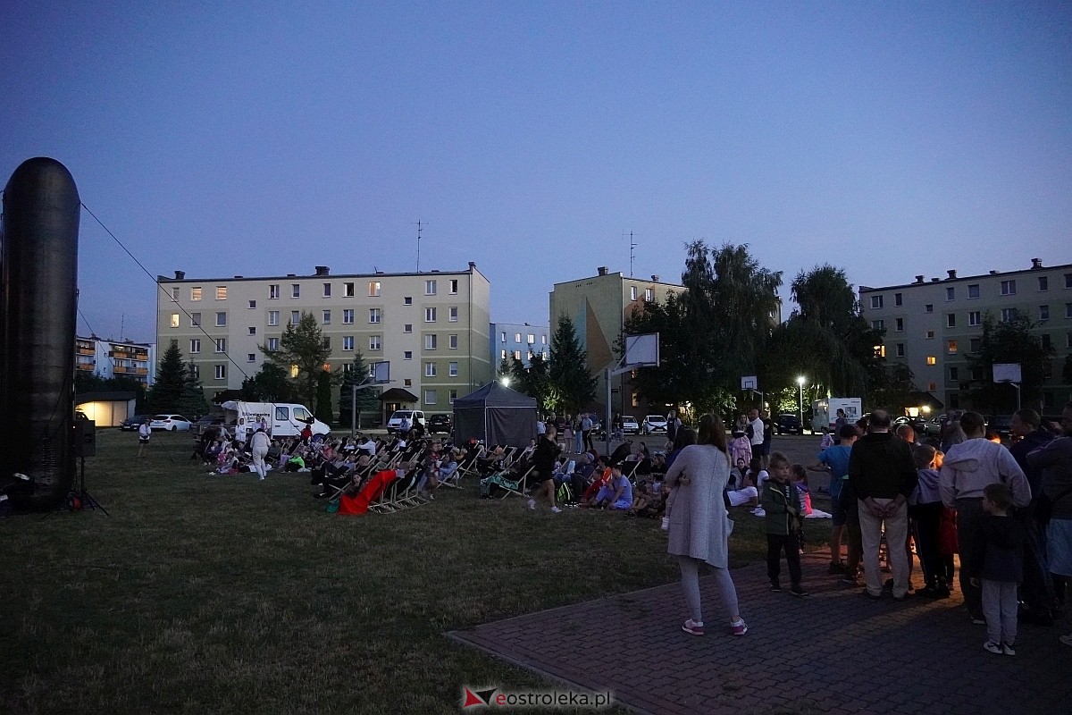 Letnie Kino Plenerowe na osiedlu Centrum [31.08.2024] - zdjęcie #3 - eOstroleka.pl
