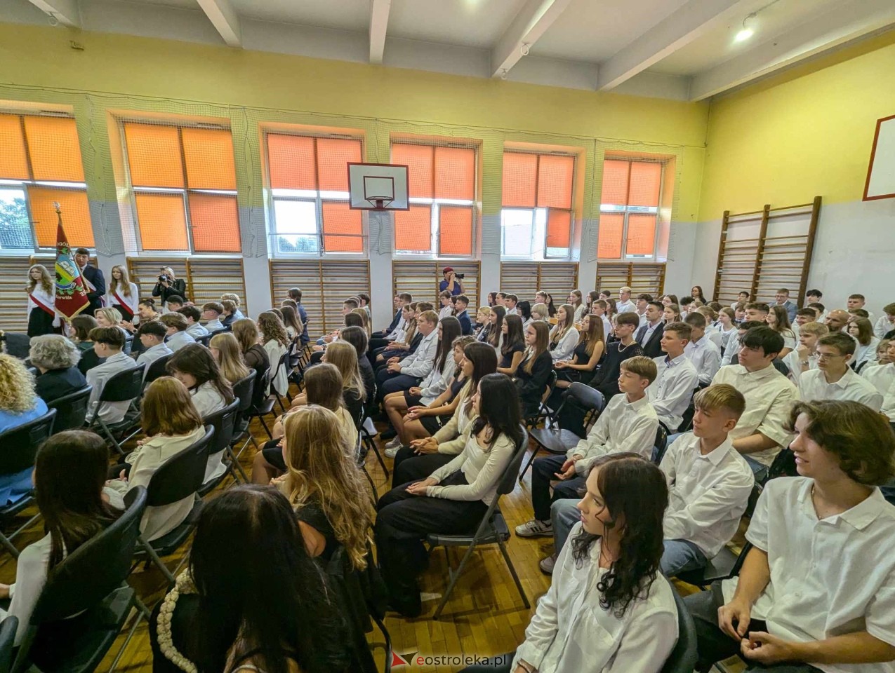 Rozpoczęcie roku szkolnego w II LO w Ostrołęce [02.09.2024] - zdjęcie #46 - eOstroleka.pl