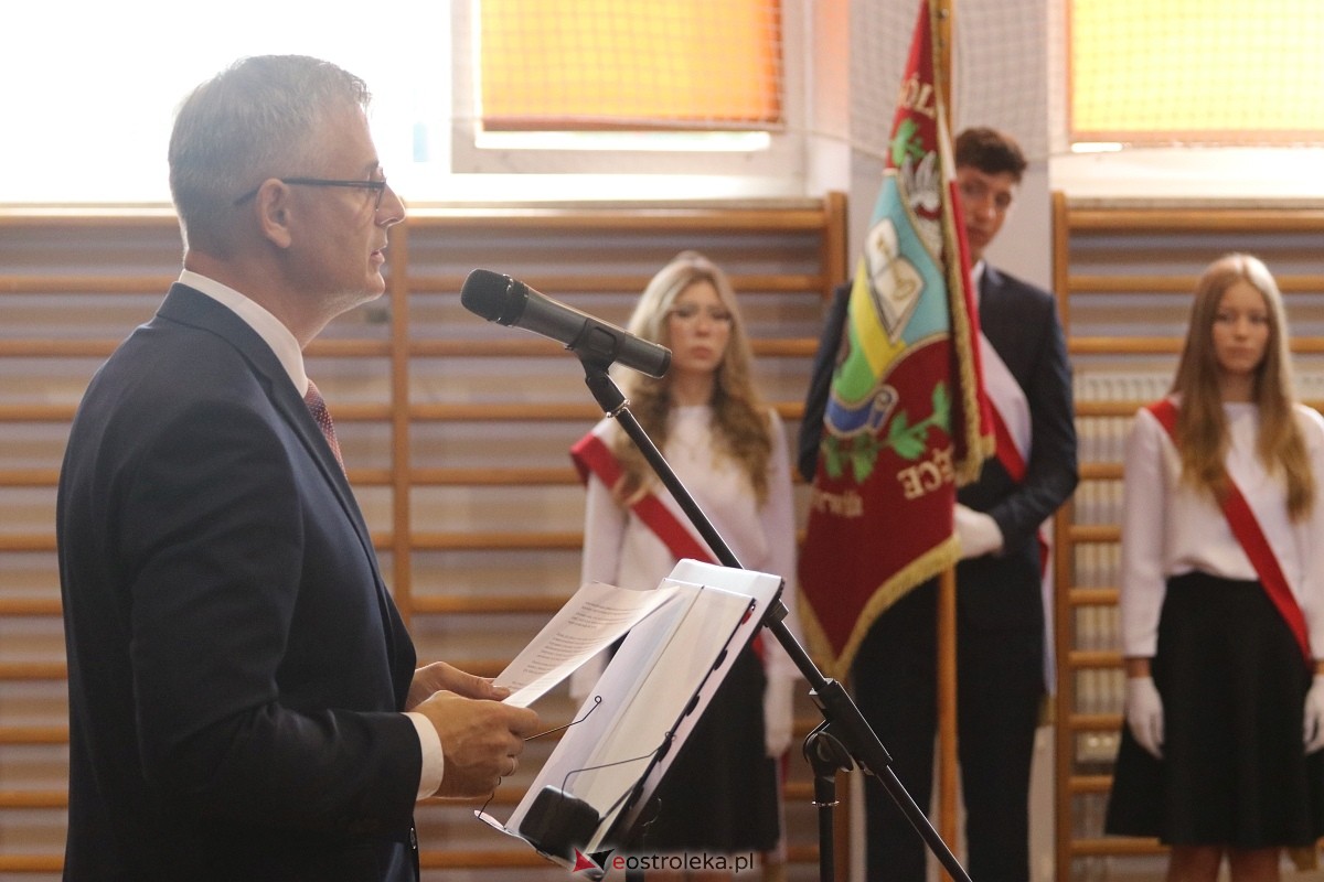 Rozpoczęcie roku szkolnego w II LO w Ostrołęce [02.09.2024] - zdjęcie #17 - eOstroleka.pl