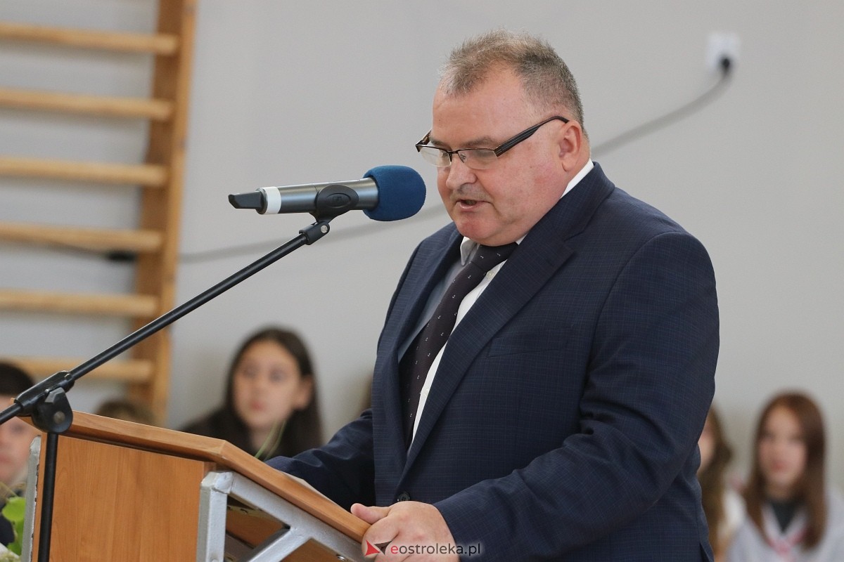 Rozpoczęcie roku szkolnego w SP 1 w Ostrołęce [02.09.2024] - zdjęcie #42 - eOstroleka.pl