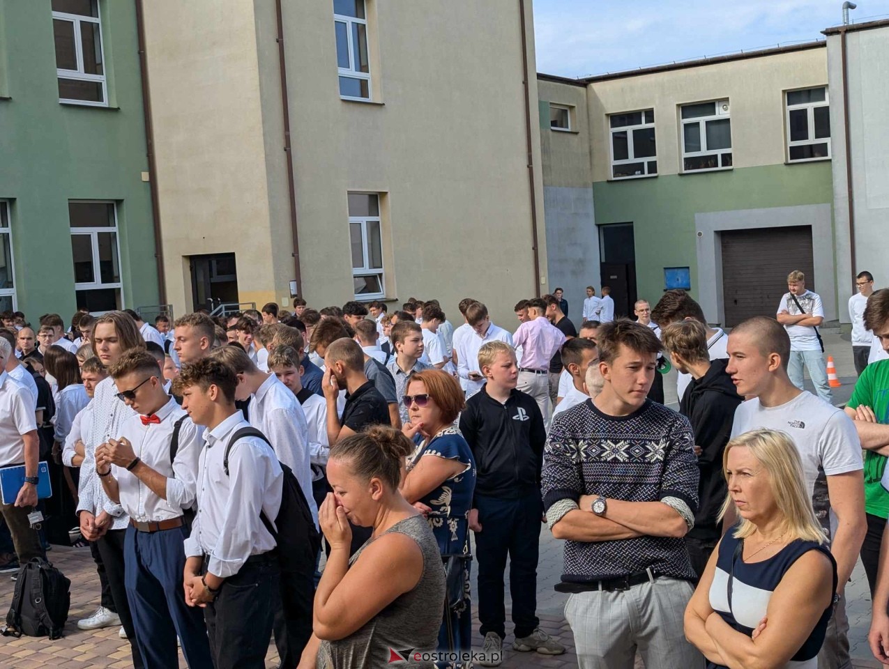 Rozpoczęcie roku szkolnego w ZSZ 1 w Ostrołęce [02.09.2024] - zdjęcie #88 - eOstroleka.pl