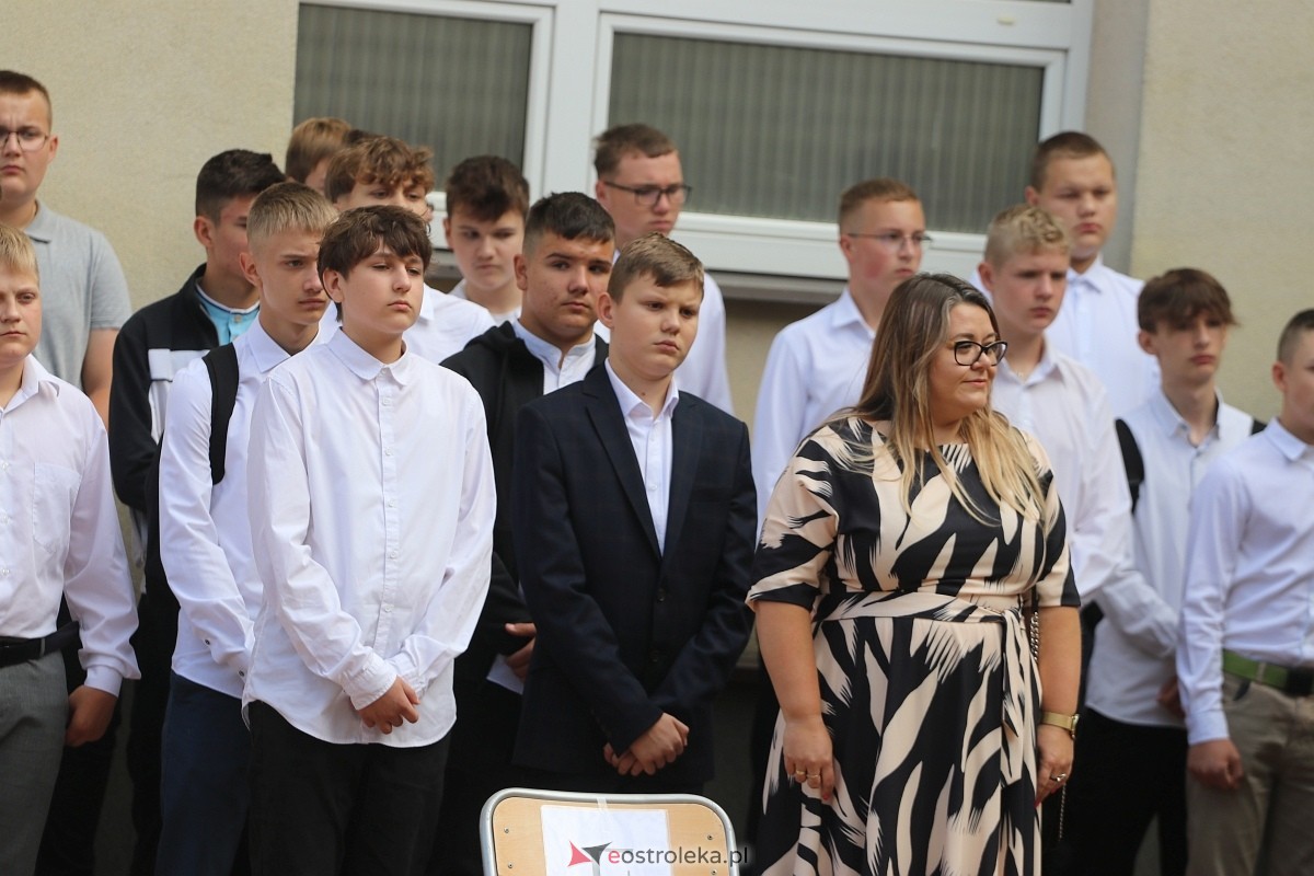 Rozpoczęcie roku szkolnego w ZSZ 1 w Ostrołęce [02.09.2024] - zdjęcie #85 - eOstroleka.pl