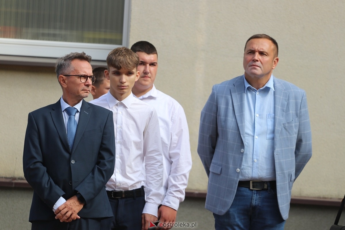 Rozpoczęcie roku szkolnego w ZSZ 1 w Ostrołęce [02.09.2024] - zdjęcie #79 - eOstroleka.pl