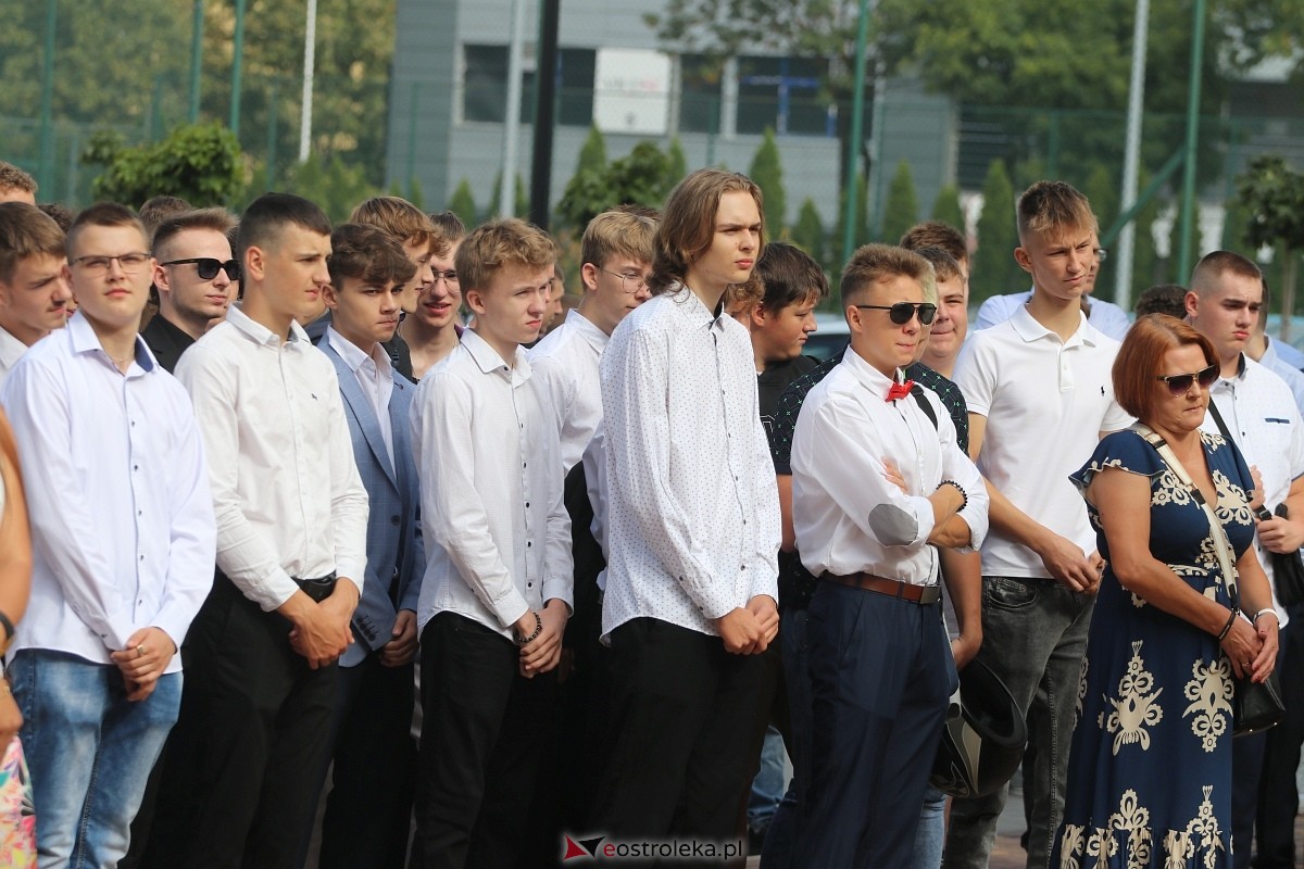 Rozpoczęcie roku szkolnego w ZSZ 1 w Ostrołęce [02.09.2024] - zdjęcie #78 - eOstroleka.pl