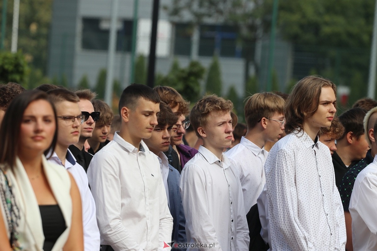 Rozpoczęcie roku szkolnego w ZSZ 1 w Ostrołęce [02.09.2024] - zdjęcie #71 - eOstroleka.pl