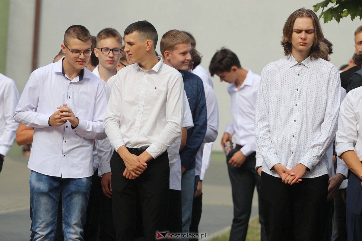 Rozpoczęcie roku szkolnego w ZSZ 1 w Ostrołęce [02.09.2024] - zdjęcie #58 - eOstroleka.pl