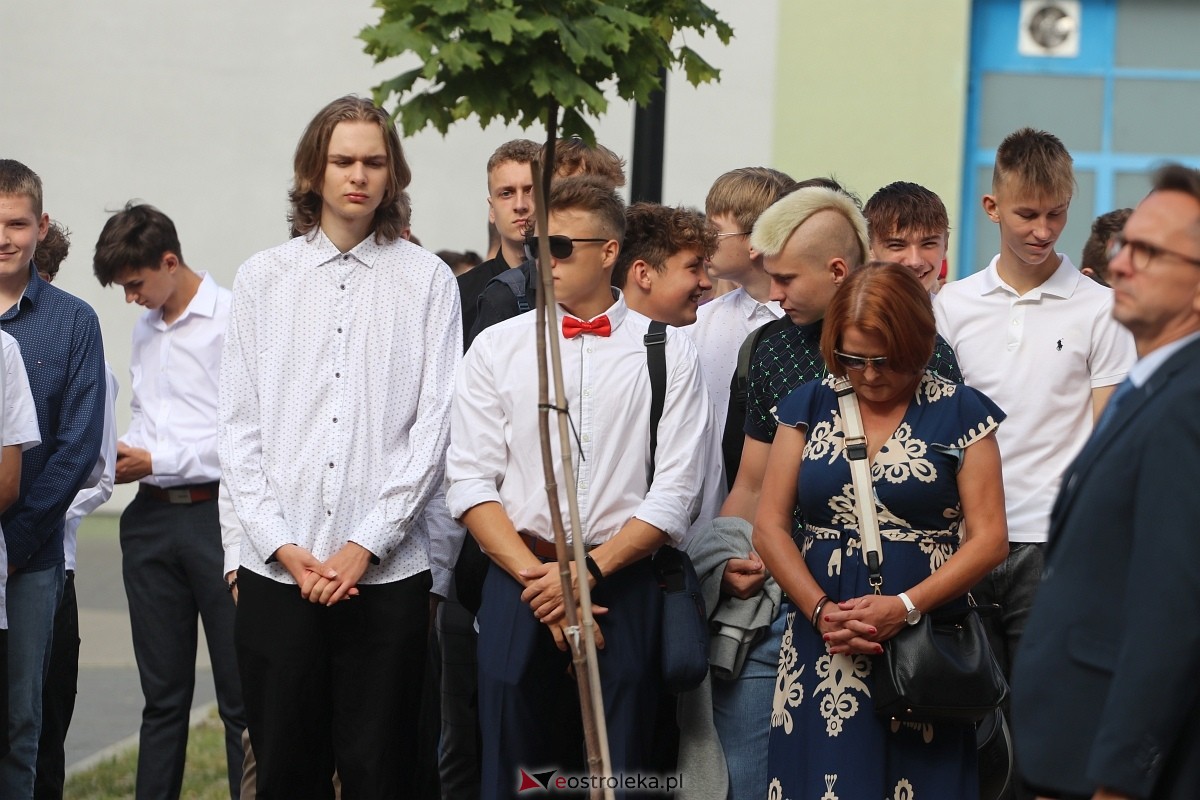 Rozpoczęcie roku szkolnego w ZSZ 1 w Ostrołęce [02.09.2024] - zdjęcie #57 - eOstroleka.pl