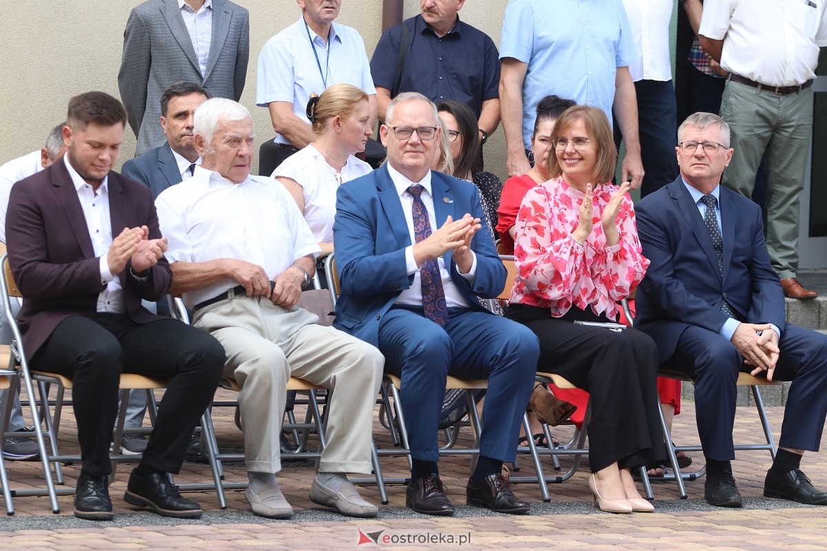 Rozpoczęcie roku szkolnego w ZSZ 1 w Ostrołęce [02.09.2024] - zdjęcie #56 - eOstroleka.pl
