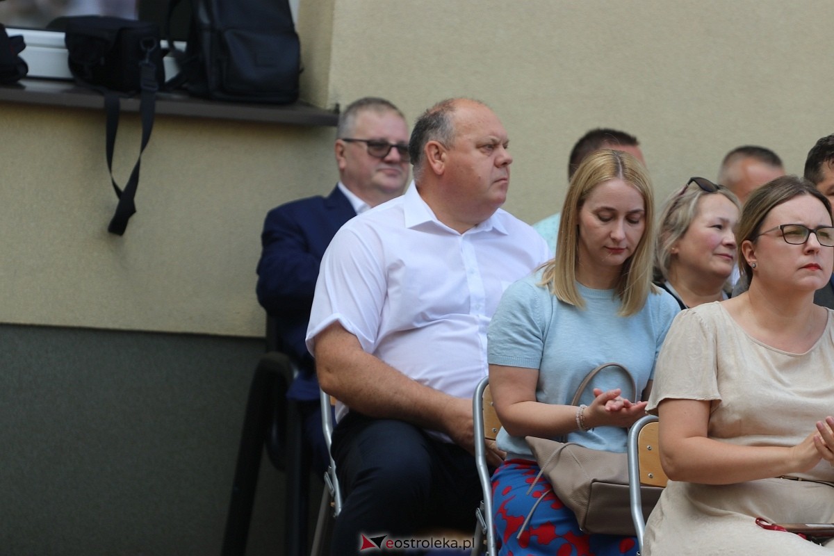 Rozpoczęcie roku szkolnego w ZSZ 1 w Ostrołęce [02.09.2024] - zdjęcie #53 - eOstroleka.pl
