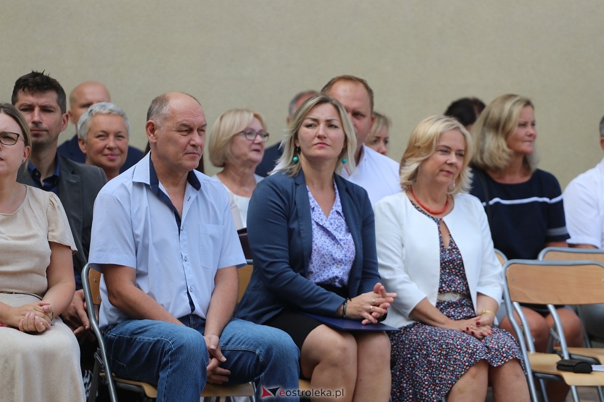 Rozpoczęcie roku szkolnego w ZSZ 1 w Ostrołęce [02.09.2024] - zdjęcie #52 - eOstroleka.pl