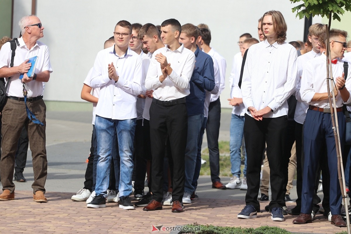 Rozpoczęcie roku szkolnego w ZSZ 1 w Ostrołęce [02.09.2024] - zdjęcie #48 - eOstroleka.pl