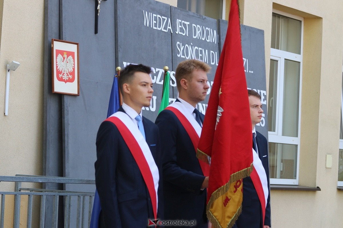 Rozpoczęcie roku szkolnego w ZSZ 1 w Ostrołęce [02.09.2024] - zdjęcie #45 - eOstroleka.pl
