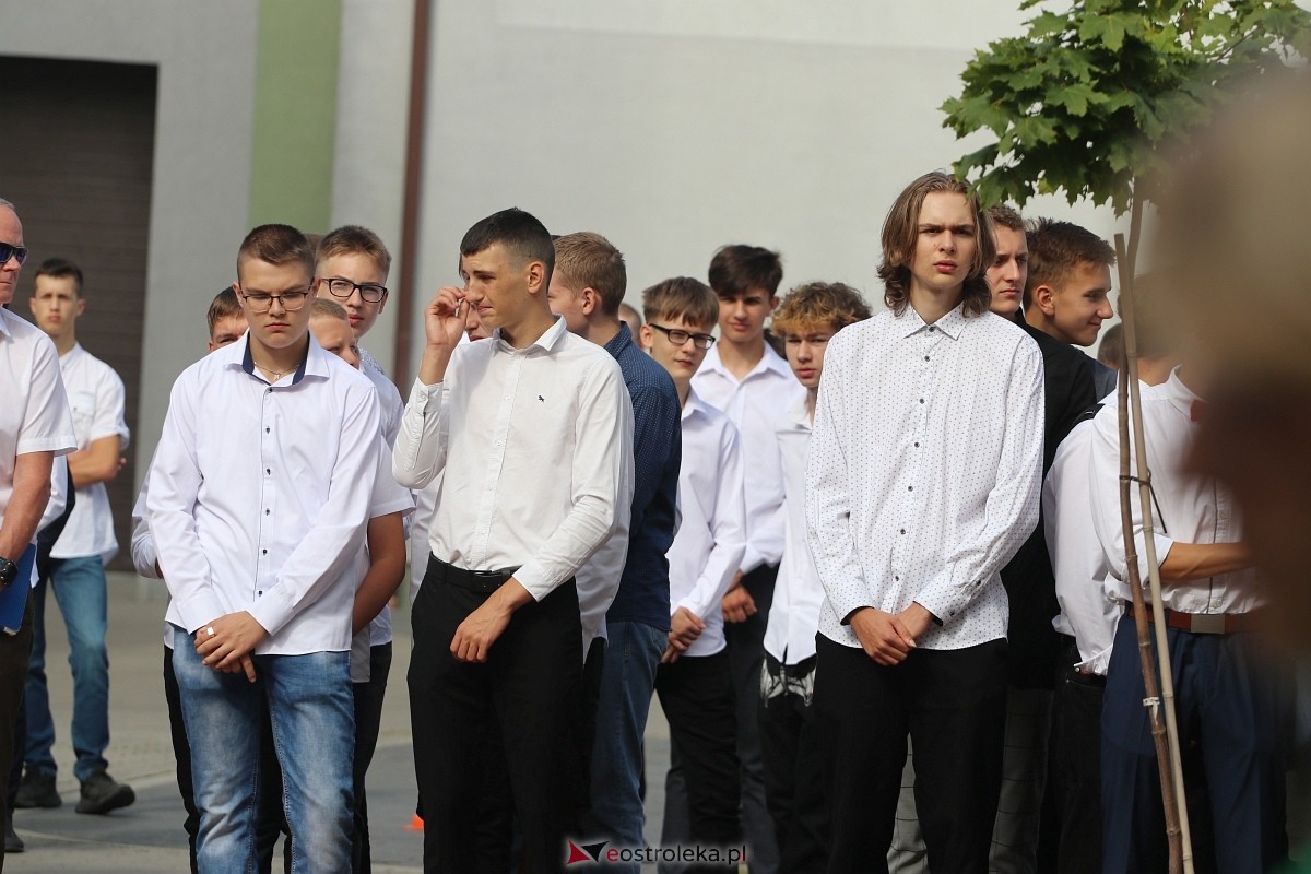 Rozpoczęcie roku szkolnego w ZSZ 1 w Ostrołęce [02.09.2024] - zdjęcie #44 - eOstroleka.pl