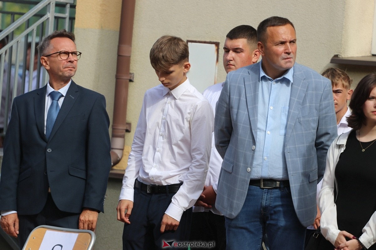 Rozpoczęcie roku szkolnego w ZSZ 1 w Ostrołęce [02.09.2024] - zdjęcie #39 - eOstroleka.pl