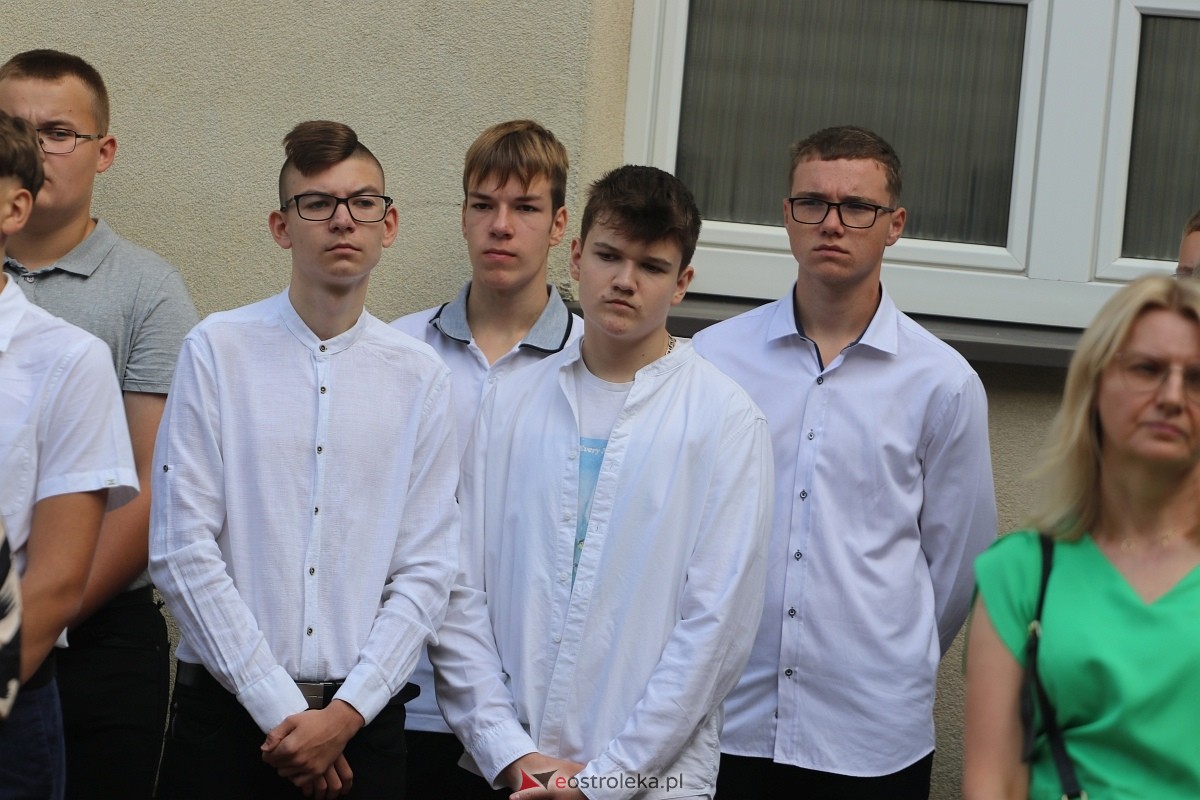 Rozpoczęcie roku szkolnego w ZSZ 1 w Ostrołęce [02.09.2024] - zdjęcie #38 - eOstroleka.pl