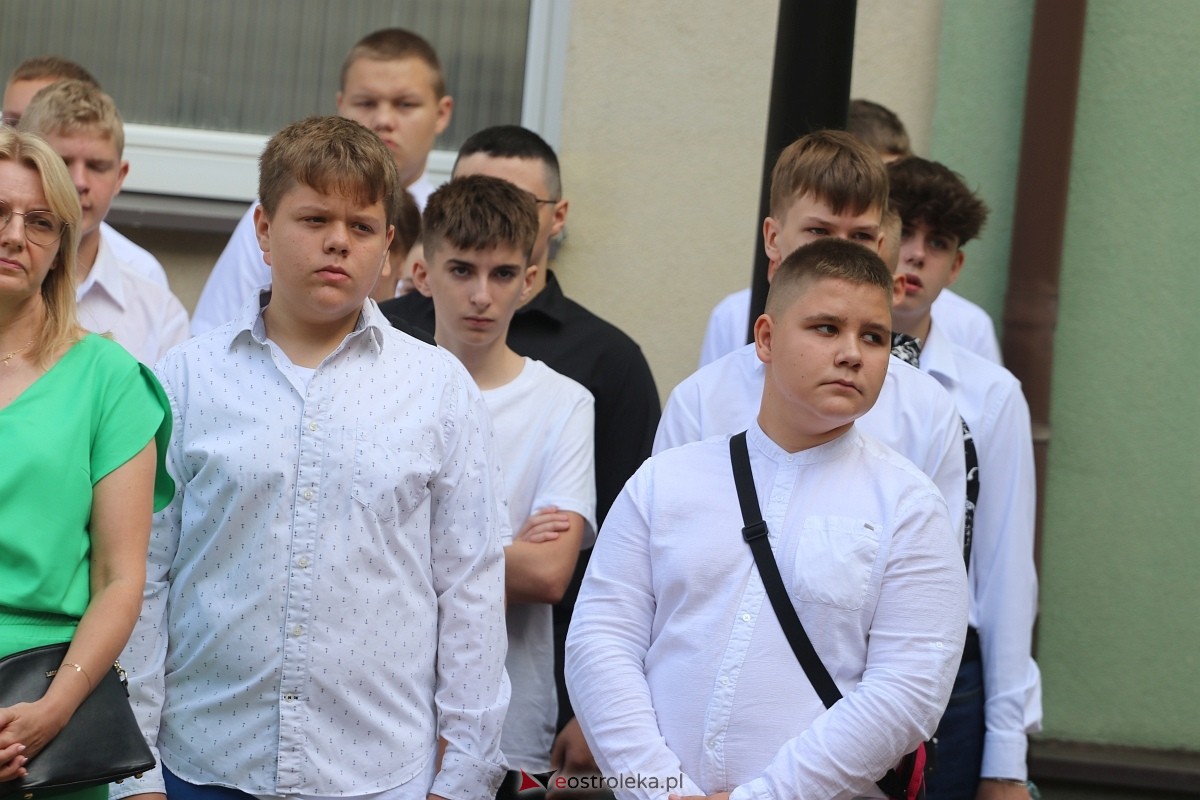 Rozpoczęcie roku szkolnego w ZSZ 1 w Ostrołęce [02.09.2024] - zdjęcie #37 - eOstroleka.pl