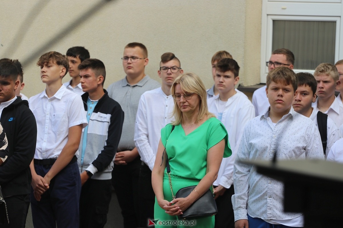 Rozpoczęcie roku szkolnego w ZSZ 1 w Ostrołęce [02.09.2024] - zdjęcie #35 - eOstroleka.pl