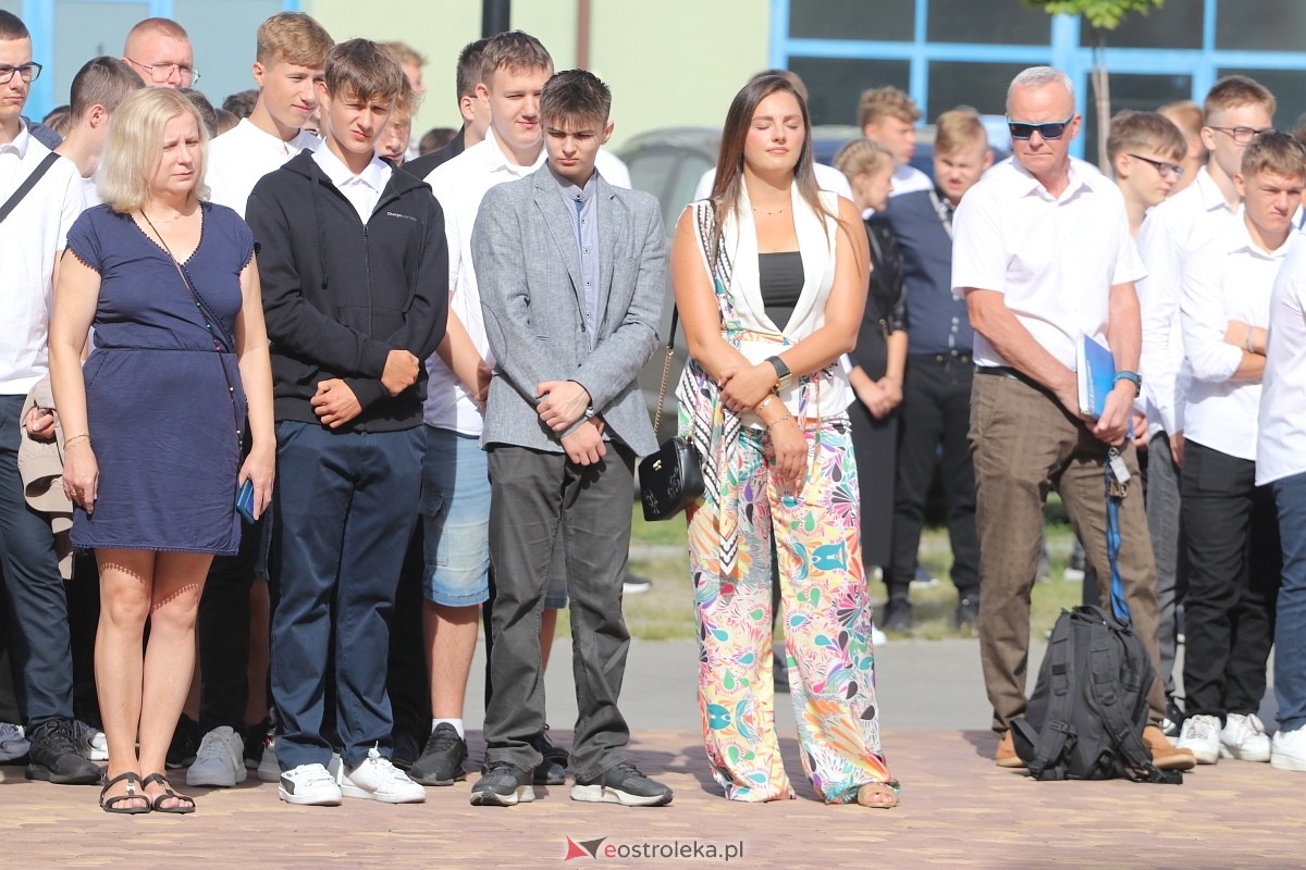 Rozpoczęcie roku szkolnego w ZSZ 1 w Ostrołęce [02.09.2024] - zdjęcie #30 - eOstroleka.pl