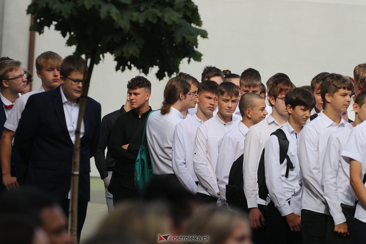 Rozpoczęcie roku szkolnego w ZSZ 1 w Ostrołęce [02.09.2024] - zdjęcie #22 - eOstroleka.pl